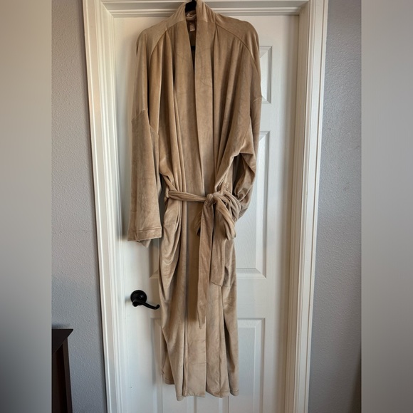 SKIMS Velour Fleece Robe Size 3X Honey beige color - Picture 9 of 9